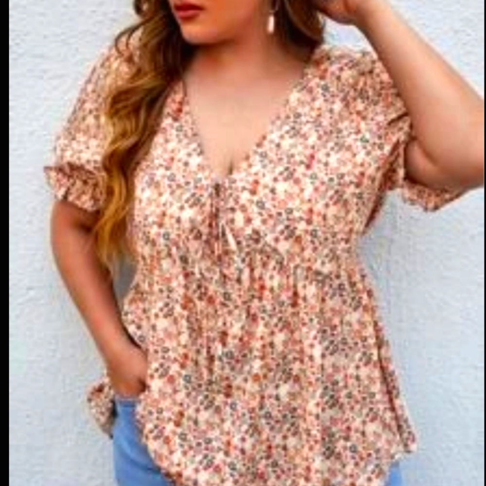 SHEIN Women's Ditsy Floral Knot Front Blouse
